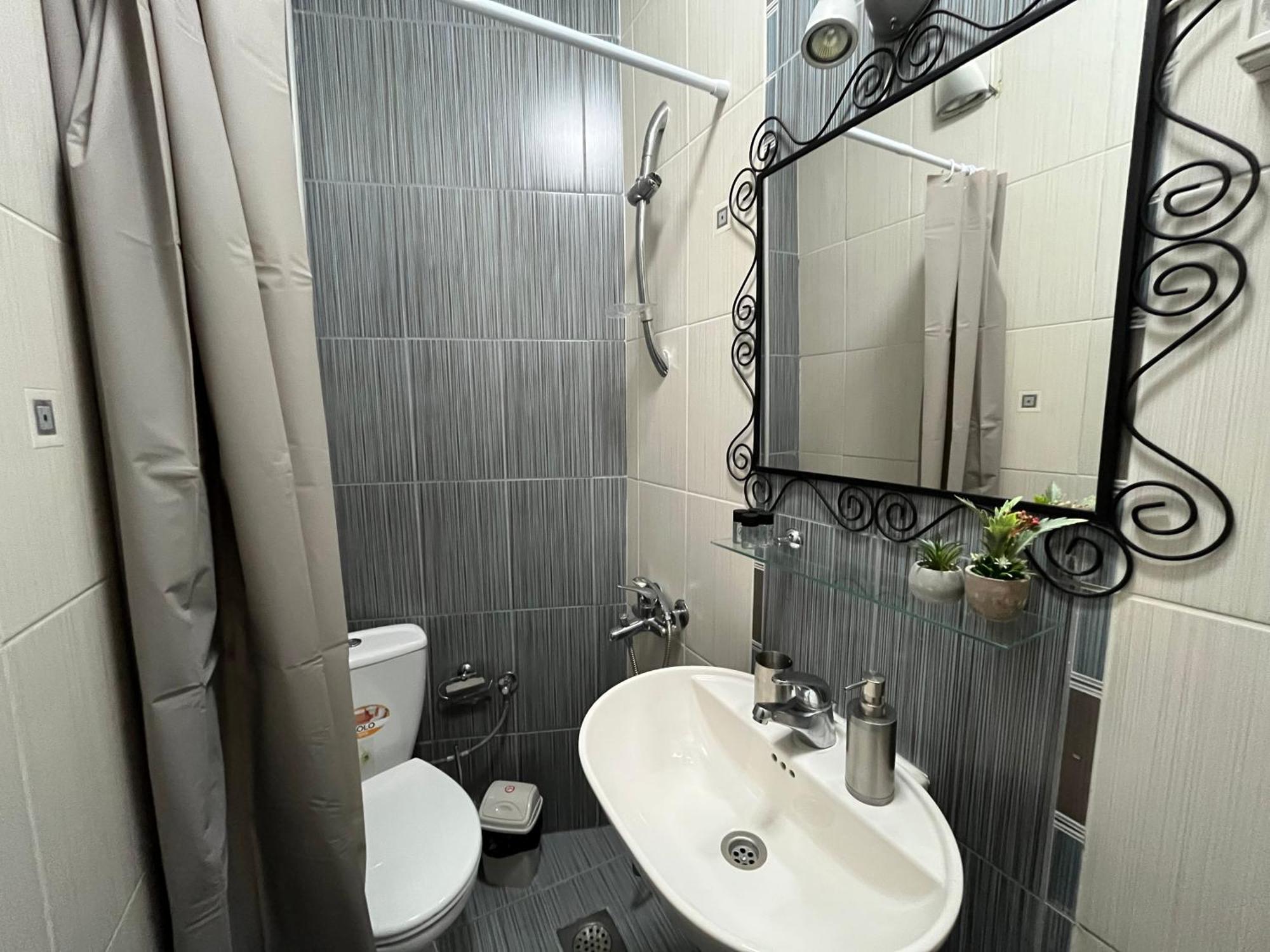 Central M - 5 Apartments Skopje Zimmer foto