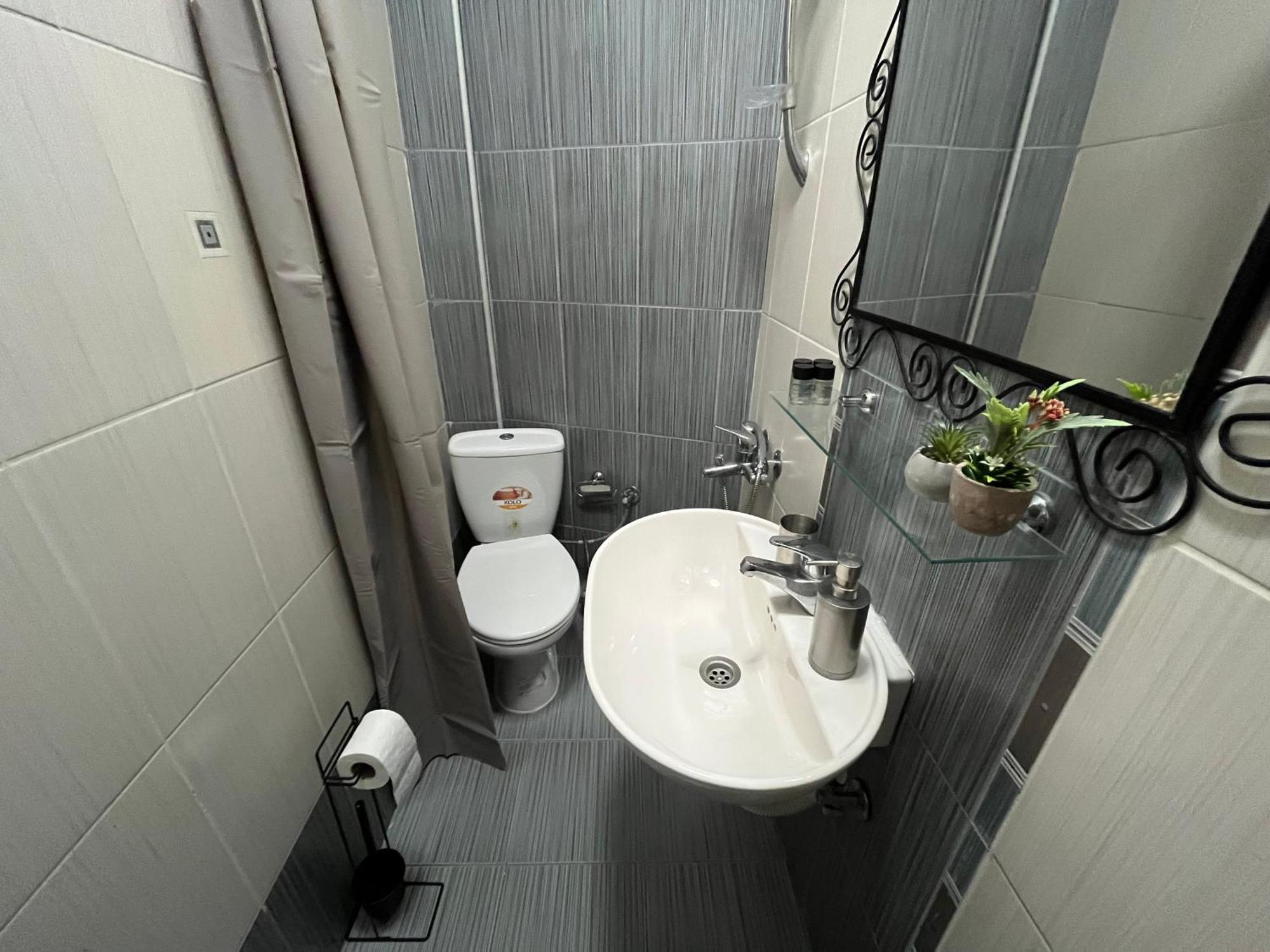 Central M - 5 Apartments Skopje Zimmer foto